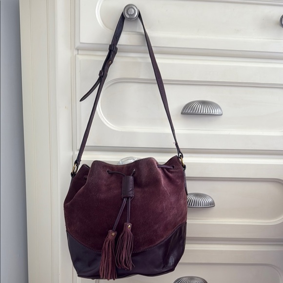 Frye Brown Shoulder Bag with Timeless Elegance - Picture 1 of 5
